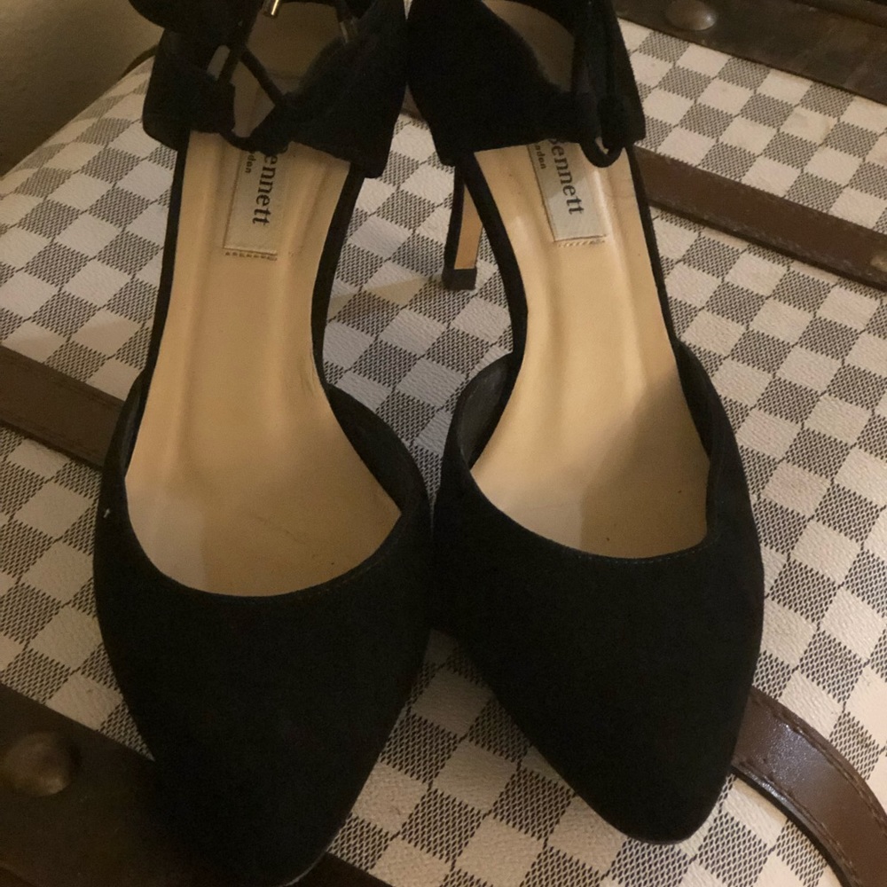 L.K. Bennett London Suede Black Heels/Pumps 37 1/2